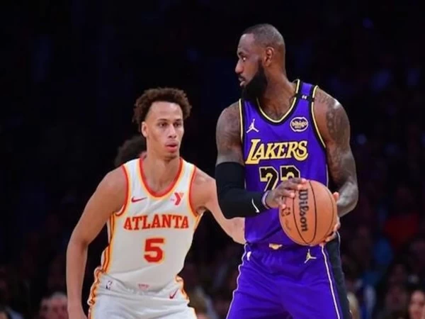 Lakers menang berkat LeBron James yang kembali cetak rekor