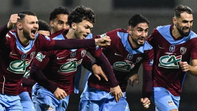 Bourgoin-Jallieu Singkirkan Raksasa Ligue 1, Suporternya Pesta di Lapangan