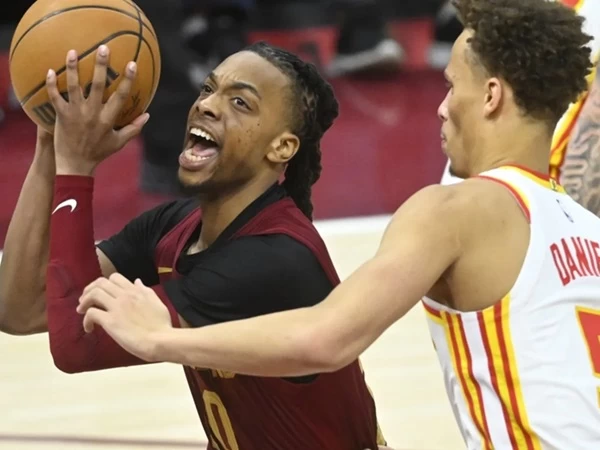 Darius Garland mencetak 26 poin dan Donovan Mitchell menambahkan 24 poin saat Cleveland Cavaliers dengan mudah mengalahkan tim tamu Atlanta Hawks 137-115 pada Kamis malam