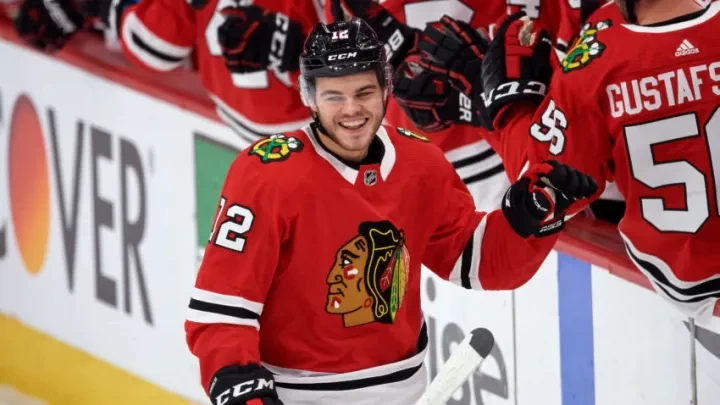 Alex DeBrincat mencetak gol keduanya di perpanjangan waktu, membawa Red Wings meraih kemenangan keenam berturut-turut