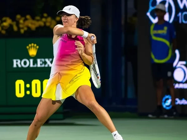 Tampil Tanpa Ampun, Iga Swiatek Habisi Victoria Azarenka Di Dubai